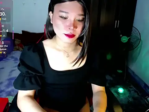 Urassiansweetcummer online show from 07/15/26, 03:01