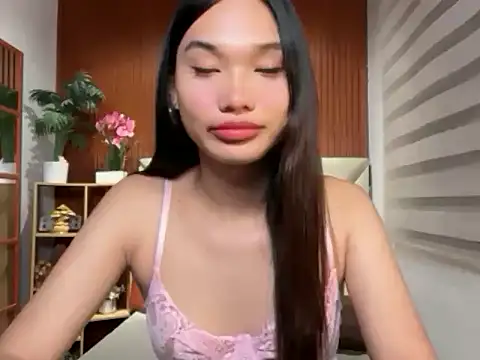 Snapshot of universal_slutt chatting on 06/19/26, 05:28 universal slutt online show from 06/19/26, 05:28