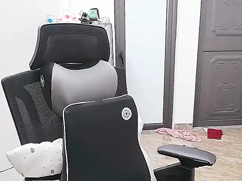 Shulee21 online show from 09/11/25, 03:06