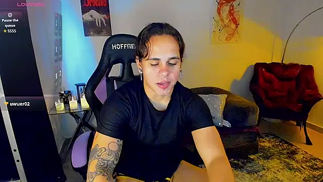 Snapshot of Maximiliano_scoott__ chatting on 12/19/25, 07:54 Maximiliano scoott online show from 12/19/25, 07:54