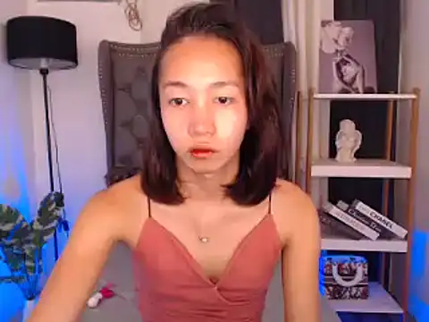 Snapshot of Sweet_kittyxx chatting on 10/18/25, 02:14 Sweet kittyxx online show from 10/18/25, 02:14