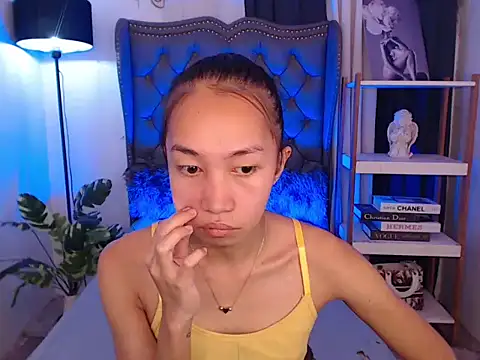 Snapshot of Sweet_kittyxx chatting on 02/14/26, 03:25 Sweet kittyxx online show from 02/14/26, 03:25