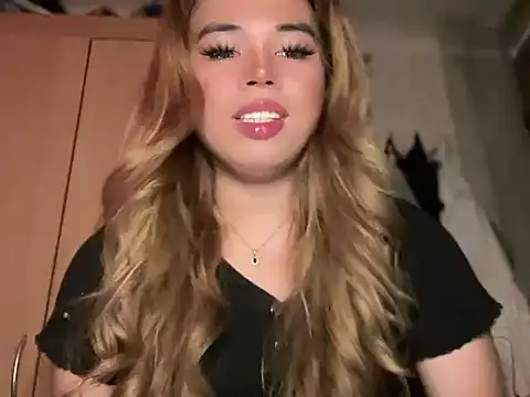 Snapshot of goddessofalltime chatting on 04/16/26, 01:28 goddessofalltime online show from 04/16/26, 01:28