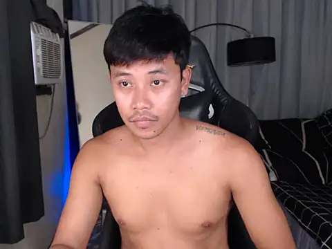 Snapshot of alexsuckable01 chatting on 03/12/26, 05:46 alexsuckable01 online show from 03/12/26, 05:46