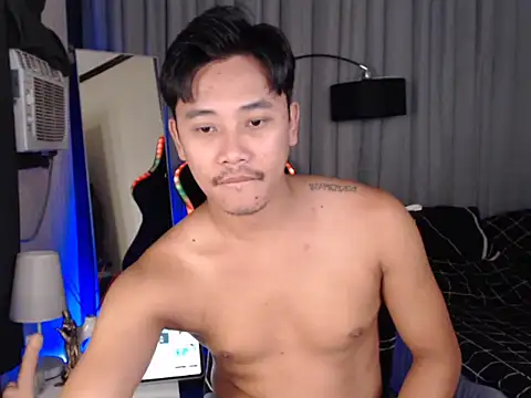 Snapshot of alexsuckable01 chatting on 04/24/26, 07:05 alexsuckable01 online show from 04/24/26, 07:05