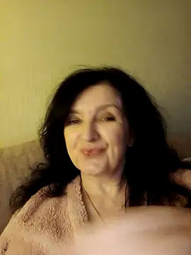 Snapshot of MilaSky4701 chatting on 11/11/25, 02:06 MilaSky4701 online show from 11/11/25, 02:06