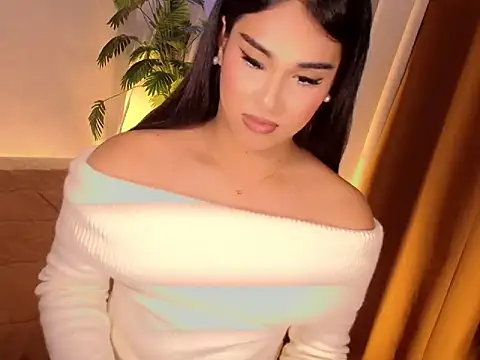 Snapshot of magnificent_kitana chatting on 06/24/26, 06:07 magnificent kitana online show from 06/24/26, 06:07