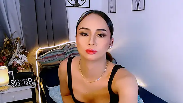 Snapshot of Zialustts chatting on 10/10/25, 04:06 Zialustts online show from 10/10/25, 04:06