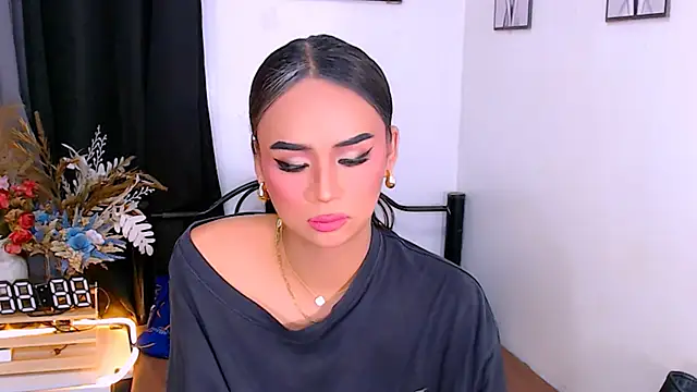 Snapshot of Zialustts chatting on 03/06/26, 01:07 Zialustts online show from 03/06/26, 01:07