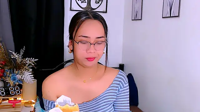 Snapshot of Zialustts chatting on 03/13/26, 03:57 Zialustts online show from 03/13/26, 03:57