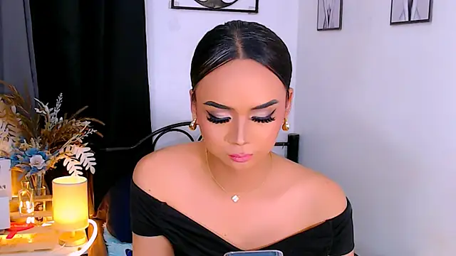 Snapshot of Zialustts chatting on 03/21/26, 08:19 Zialustts online show from 03/21/26, 08:19