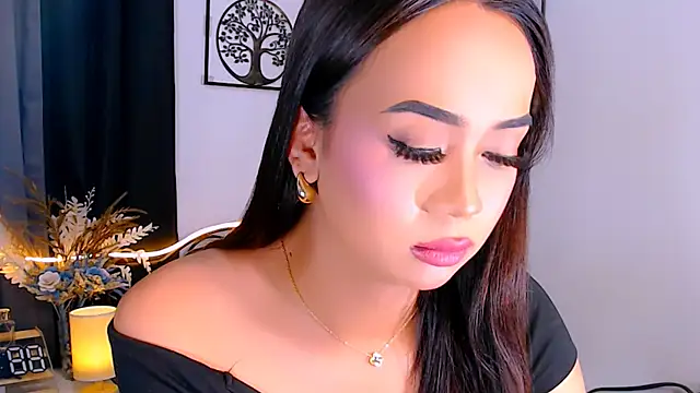 Snapshot of Zialustts chatting on 04/12/26, 06:40 Zialustts online show from 04/12/26, 06:40