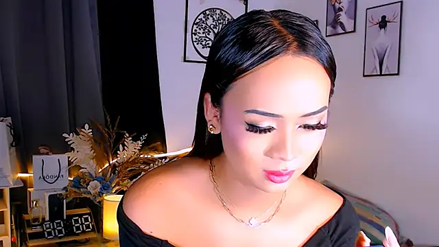 Snapshot of Zialustts chatting on 04/18/26, 08:29 Zialustts online show from 04/18/26, 08:29