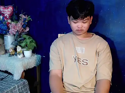 Reynelcock online show from 10/13/25, 02:28