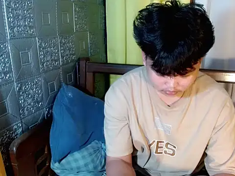 Reynelcock online show from 10/18/25, 07:25