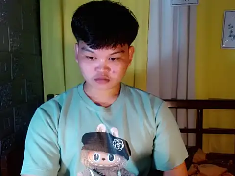 Reynelcock online show from 10/31/25, 02:29