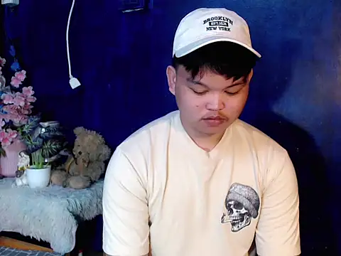 Reynelcock online show from 04/14/26, 04:35