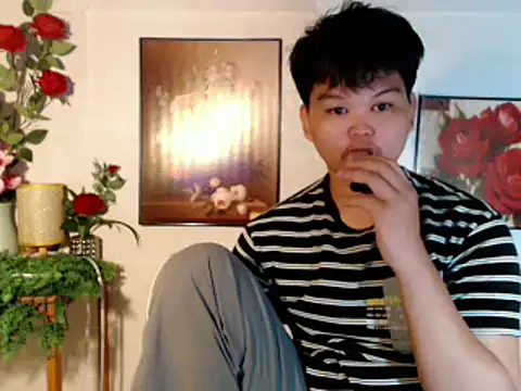 Snapshot of Reynelcock chatting on 07/18/26, 09:35 Reynelcock online show from 07/18/26, 09:35