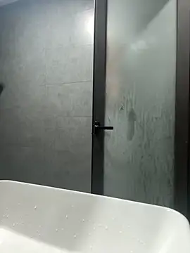 Snapshot of -katinat- chatting on 04/16/26, 09:39 -katinat- online show from 04/16/26, 09:39