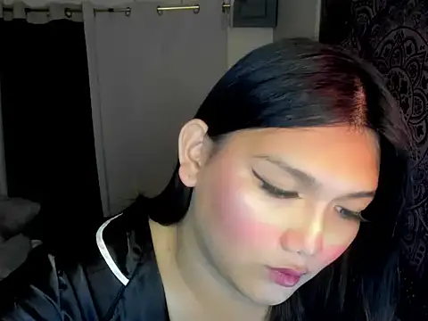 Lou heart online show from 11/17/25, 05:41