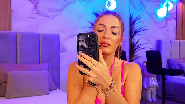 Izabellle02 online show from 02/09/26, 05:33