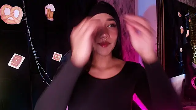 wensheng  online show from 09/15/25, 07:14