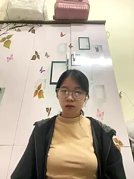 Snapshot of meomeo2k6 chatting on 11/29/25, 01:47 meomeo2k6 online show from 11/29/25, 01:47