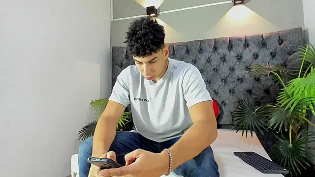 Snapshot of ALAN_REDINGER chatting on 11/08/25, 12:38 ALAN REDINGER online show from 11/08/25, 12:38