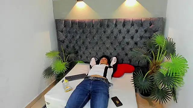 Snapshot of ALAN_REDINGER chatting on 11/22/25, 01:10 ALAN REDINGER online show from 11/22/25, 01:10