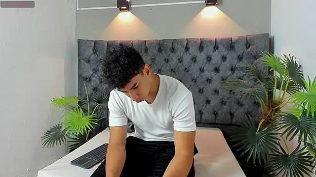 Snapshot of ALAN_REDINGER chatting on 11/25/25, 12:49 ALAN REDINGER online show from 11/25/25, 12:49