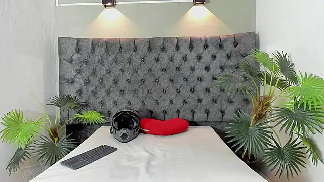 Snapshot of ALAN_REDINGER chatting on 12/04/25, 01:20 ALAN REDINGER online show from 12/04/25, 01:20