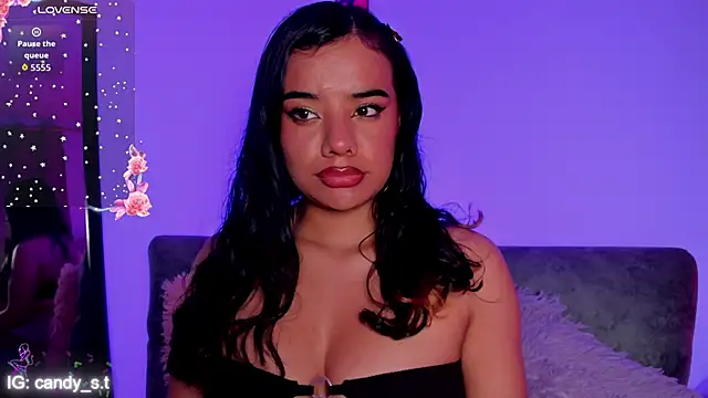 Snapshot of Shophie_thoopson chatting on 03/29/26, 02:33 Shophie thoopson online show from 03/29/26, 02:33