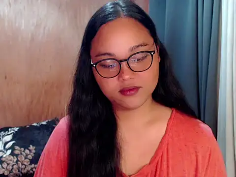  Lylia online show from 10/05/25, 12:20