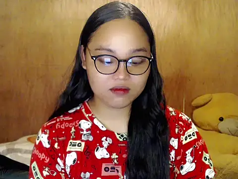  Lylia online show from 10/31/25, 09:27