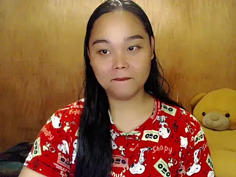 Snapshot of _Lylia chatting on 11/11/25, 07:03 Lylia online show from 11/11/25, 07:03