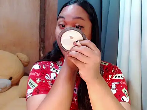 Snapshot of _Lylia chatting on 11/19/25, 09:26 Lylia online show from 11/19/25, 09:26