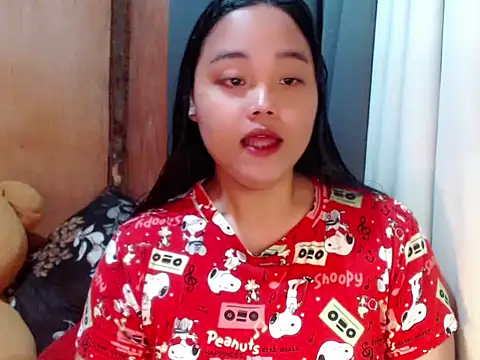 Snapshot of _Lylia chatting on 11/21/25, 12:21 Lylia online show from 11/21/25, 12:21