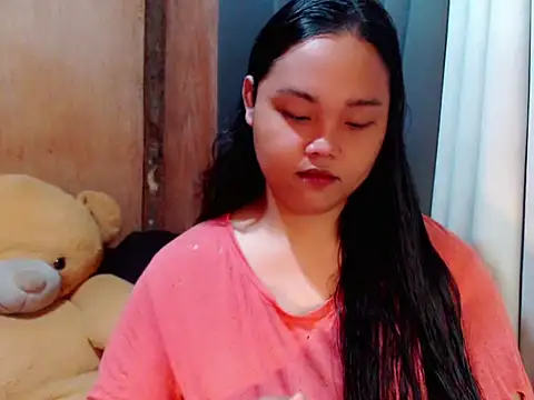 Snapshot of _Lylia chatting on 11/28/25, 09:39 Lylia online show from 11/28/25, 09:39