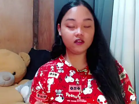 Snapshot of _Lylia chatting on 12/03/25, 08:29 Lylia online show from 12/03/25, 08:29