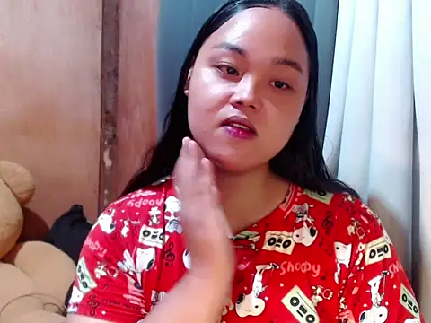 Snapshot of _Lylia chatting on 12/17/25, 11:16 Lylia online show from 12/17/25, 11:16