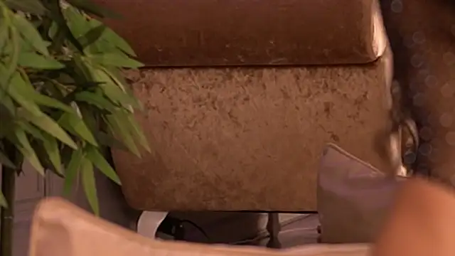 Snapshot of KendalJolly chatting on 09/18/25, 06:10 KendalJolly online show from 09/18/25, 06:10