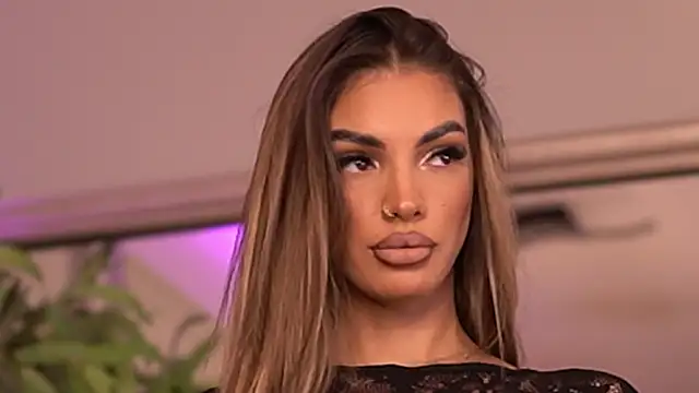 Snapshot of KendalJolly chatting on 09/24/25, 05:27 KendalJolly online show from 09/24/25, 05:27