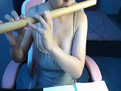 Ori-Yannie online show from 10/31/25, 06:14