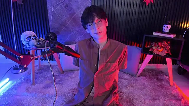 Snapshot of luixdust_ chatting on 10/21/25, 04:13 luixdust online show from 10/21/25, 04:13