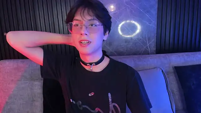 Snapshot of luixdust_ chatting on 10/29/25, 05:31 luixdust online show from 10/29/25, 05:31