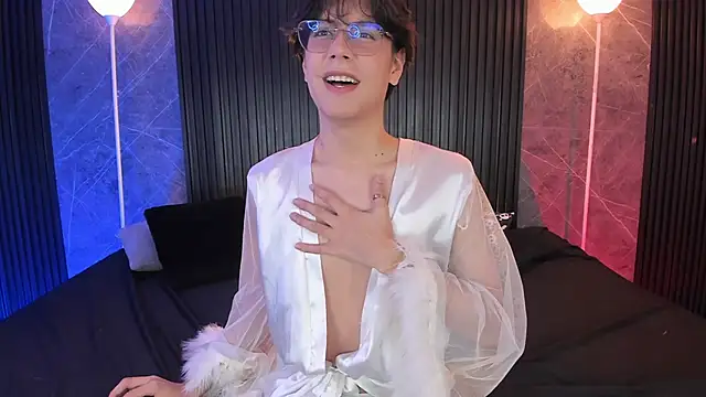 Snapshot of luixdust_ chatting on 11/16/25, 10:54 luixdust online show from 11/16/25, 10:54