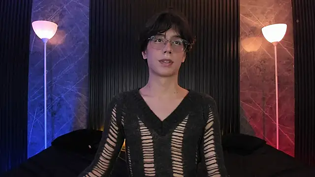 Snapshot of luixdust_ chatting on 11/19/25, 05:51 luixdust online show from 11/19/25, 05:51