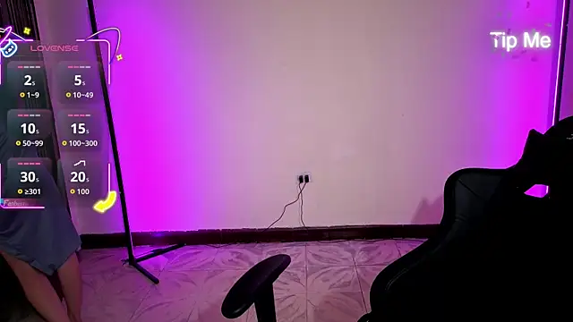 MiaLozanox online show from 10/05/25, 09:18