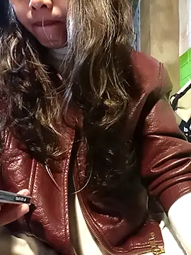 Snapshot of Venessa chatting on 03/17/26, 01:21 Venessa online show from 03/17/26, 01:21