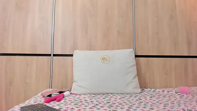 Snapshot of ikia_lopez_ chatting on 04/01/26, 01:41 ikia lopez online show from 04/01/26, 01:41